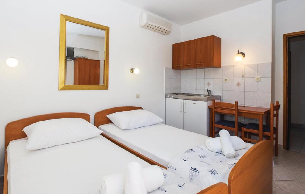 Sunrise Apartments And Studio Apartments 1 Локва Рогозница Екстериор снимка